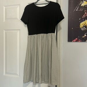 Dress super comfy perfect to wear for work or to go out at night.